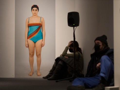 No Body's Body — immersive sound and photo installation at Beursschouwburg, Brussels