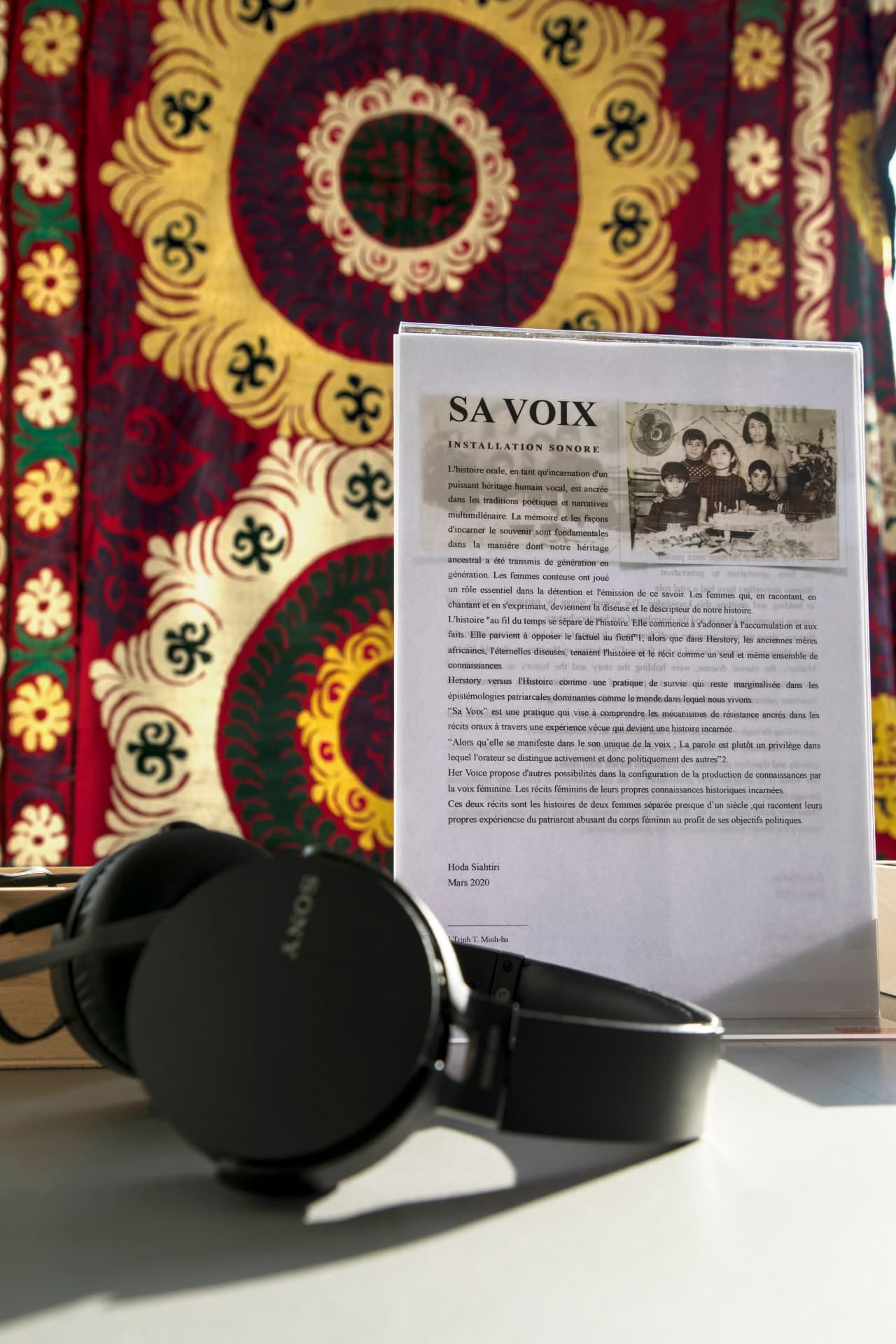 Sa Voix — sound installation with headphones and printed text