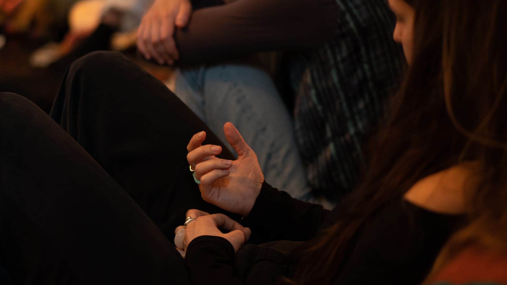 The Circle of Grieving Voices, collective vocal grief workshop